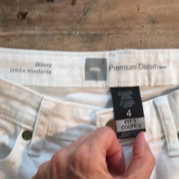 Mossimo white skinny jeans - Picture 3 of 4